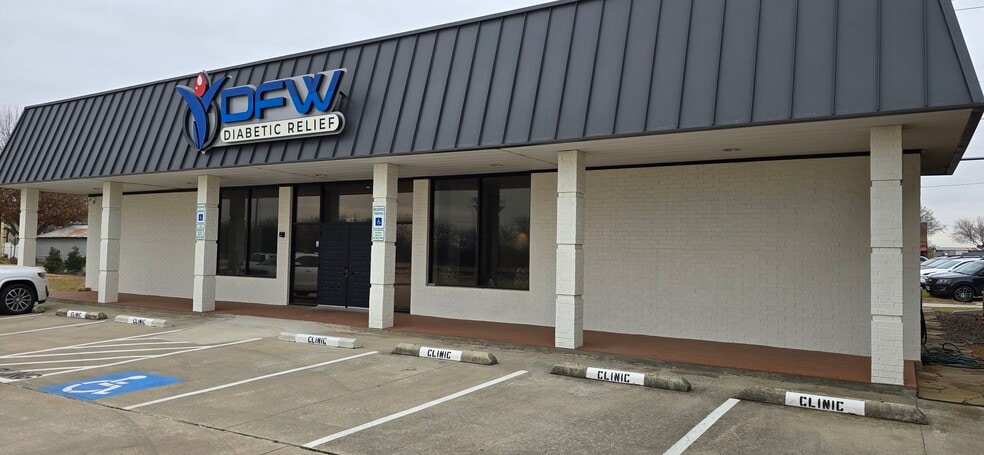 208 N Highway 377, Roanoke, TX for lease - Building Photo - Image 2 of 13