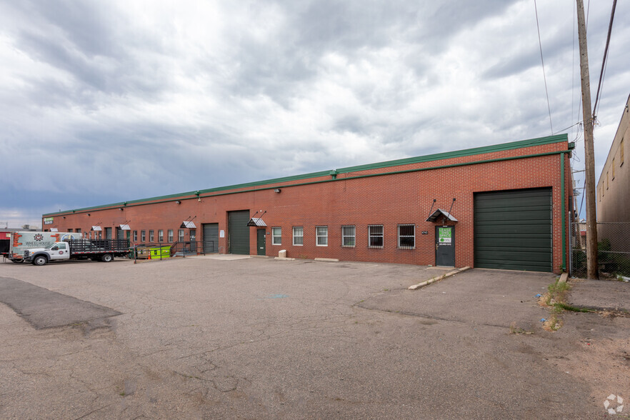 4725-4745 Lipan St, Denver, CO for lease - Building Photo - Image 3 of 4