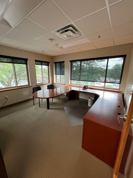 2114 N Lincoln Ave, Loveland, CO for lease - Building Photo - Image 3 of 4