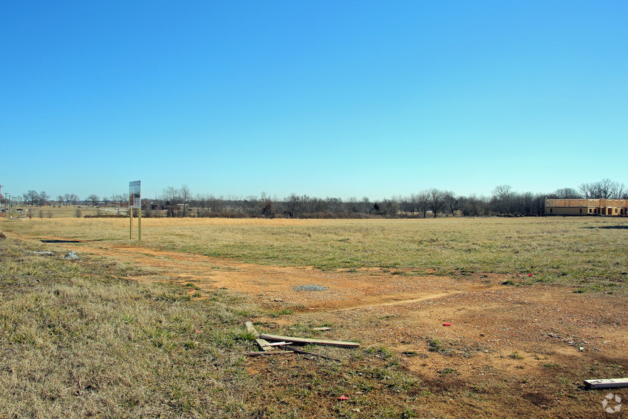 SW Regional Airport Rd, Bentonville, AR for sale - Primary Photo - Image 1 of 1