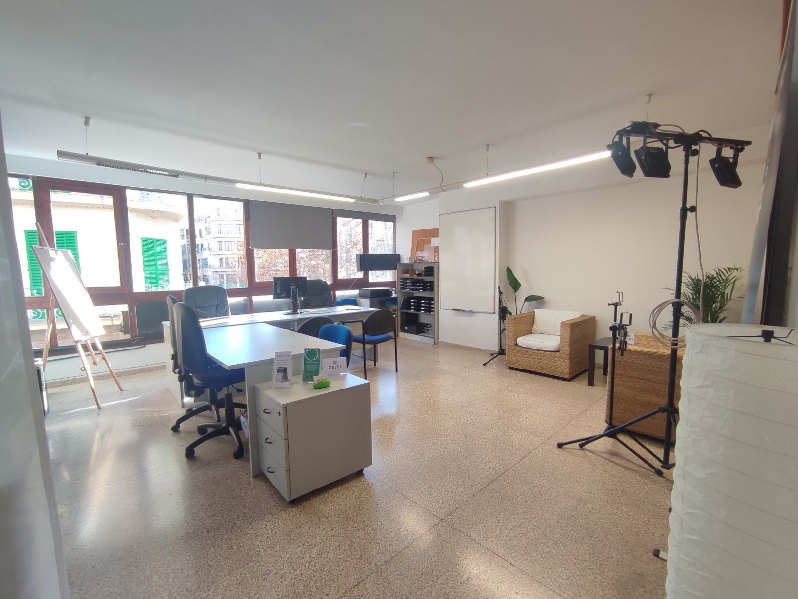 Office in Inca for lease Building Photo- Image 1 of 11