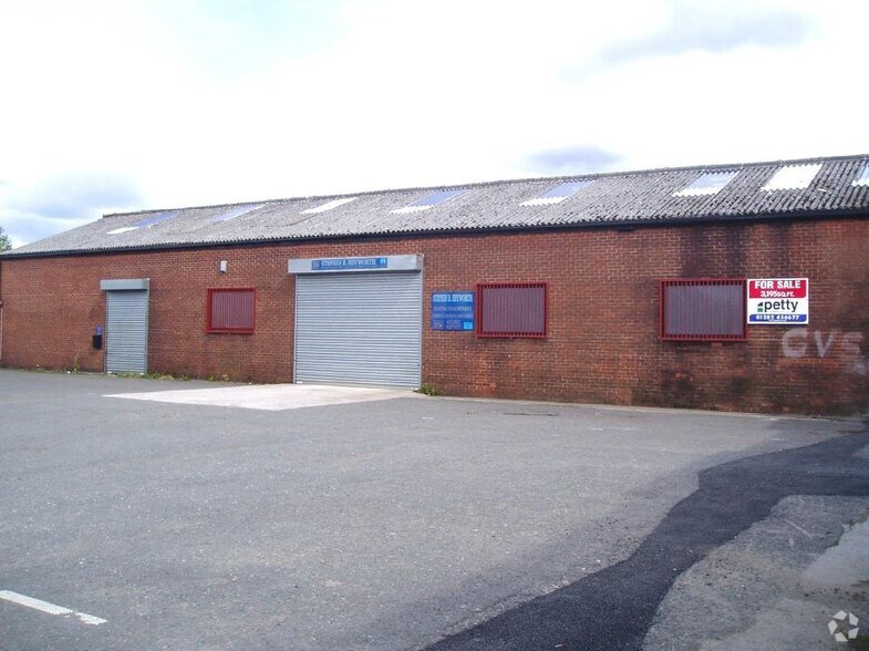 Manchester Rd, Burnley for sale - Primary Photo - Image 1 of 1