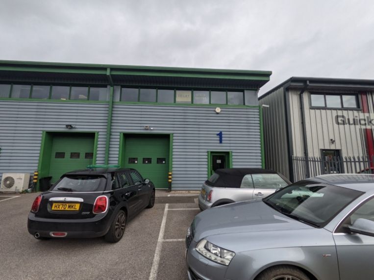 Combe Ln, Wormley for lease Building Photo- Image 1 of 3