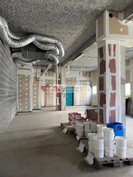 Flex in Nîmes for lease - Construction Photo - Image 2 of 3