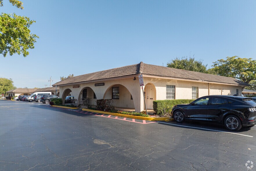 7390 NW 5th St, Plantation, FL for sale - Primary Photo - Image 1 of 10