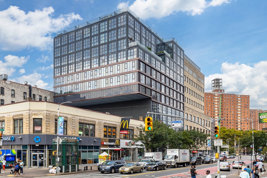 362 W 125th St, New York, NY for lease - Building Photo - Image 3 of 8