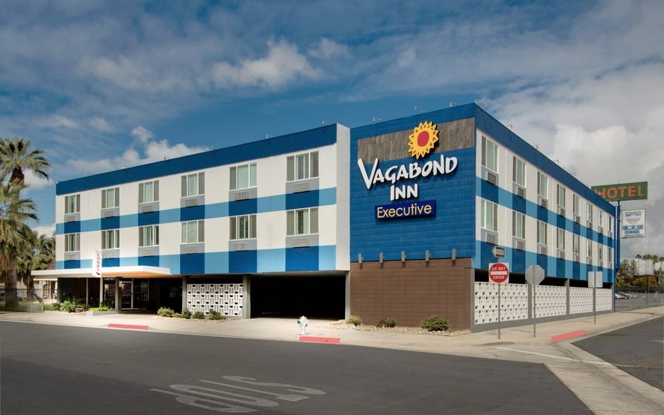 1301 Chester Ave, Bakersfield, CA for sale - Building Photo - Image 1 of 1