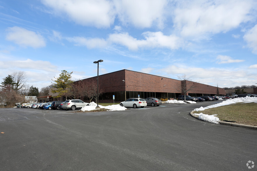 1900 Frost Rd, Bristol, PA for lease - Building Photo - Image 2 of 4