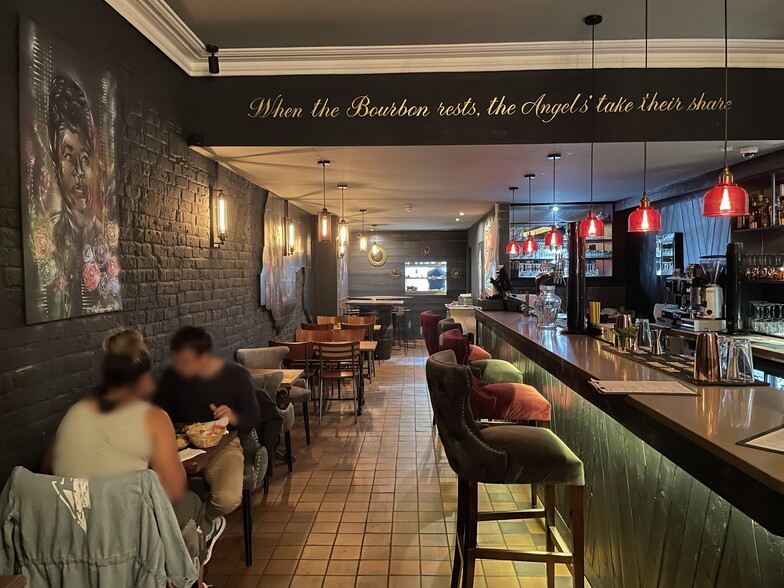 387 Roman Rd, London for lease - Building Photo - Image 2 of 8