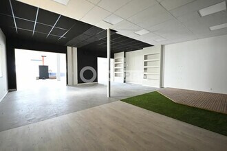Retail in Le Creusot for sale Interior Photo- Image 1 of 10