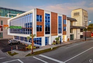 2080 Ringling Blvd - Parking Garage