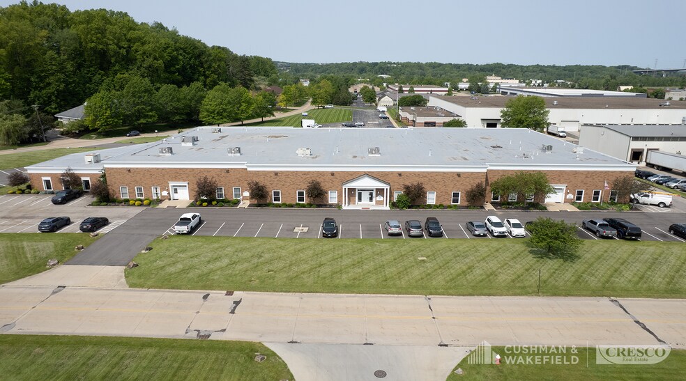 10055 Sweet Valley Dr, Valley View, OH for sale - Building Photo - Image 2 of 4