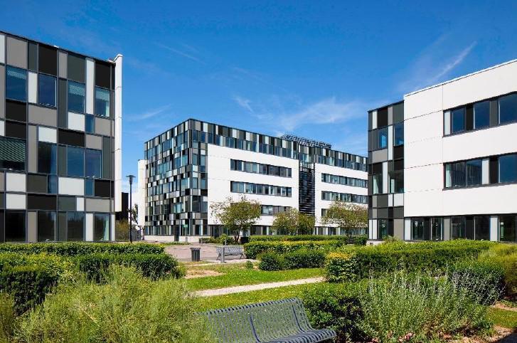 Office in Lyon for sale Building Photo- Image 1 of 7