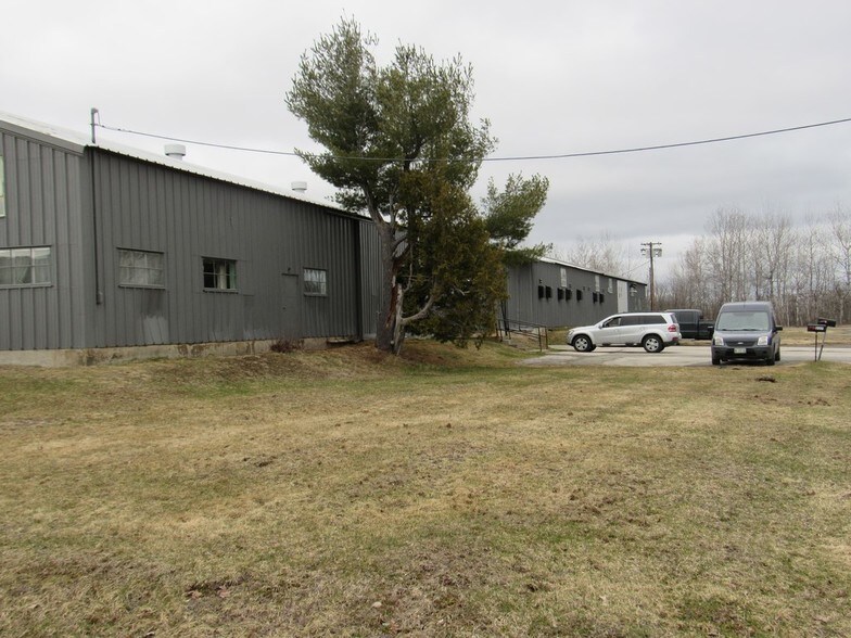 229 Bomarc Rd, Bangor, ME 04401