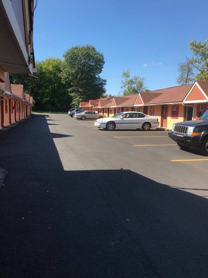 3608 State Rd, Cuyahoga Falls, OH 44223