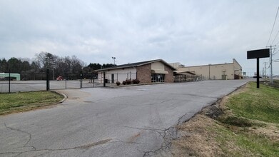 1528 W Broadway Ave, Maryville, TN for lease Building Photo- Image 2 of 15