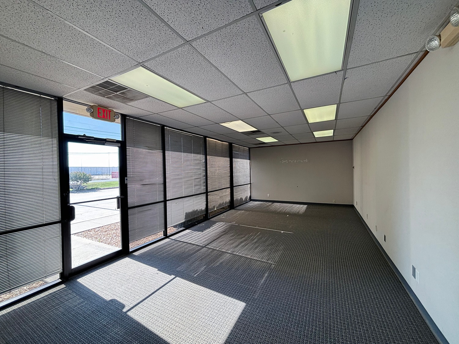 6100 NW 2nd St, Oklahoma City, OK for lease Interior Photo- Image 1 of 5