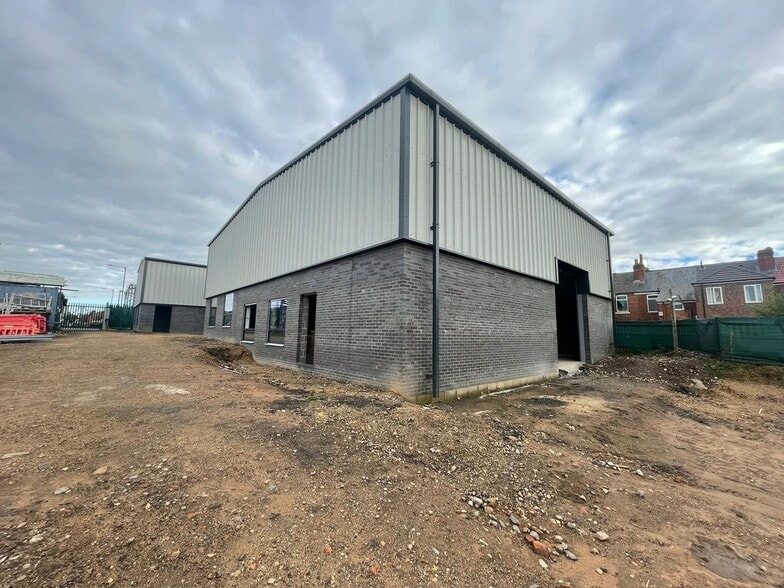 Hyde Park, Doncaster for lease - Building Photo - Image 3 of 7