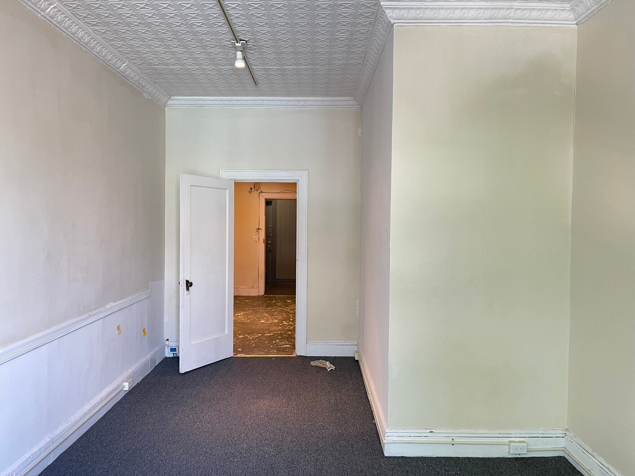 3031-3033 Steinway St, Astoria, NY for sale Interior Photo- Image 1 of 1