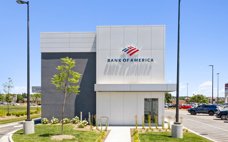 Bank of America, Omaha, NE for sale - Building Photo - Image 3 of 11