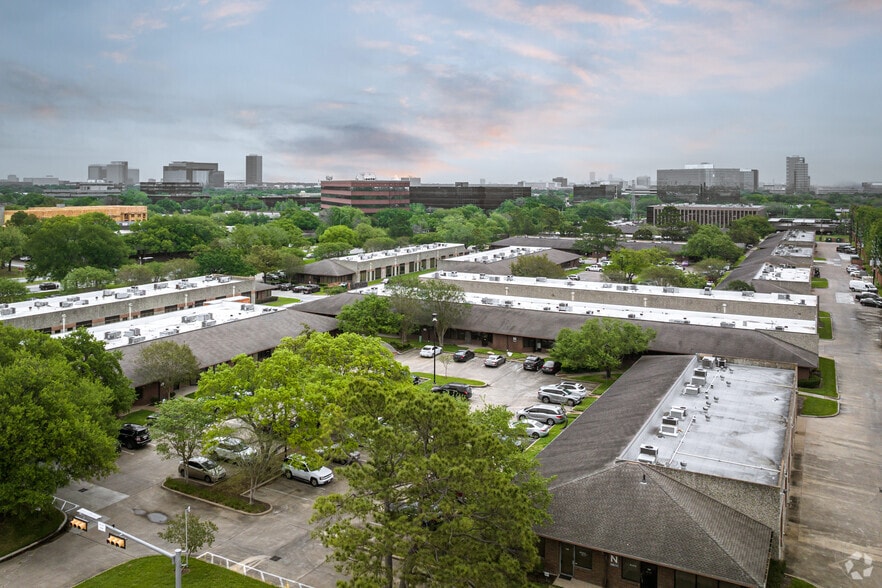 11201 Richmond Ave, Houston, TX for lease - Building Photo - Image 1 of 12