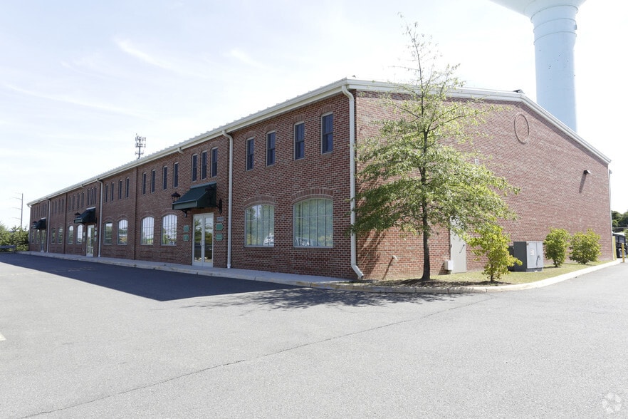 8733-8737 Quarry Rd, Manassas, VA for lease - Primary Photo - Image 2 of 6