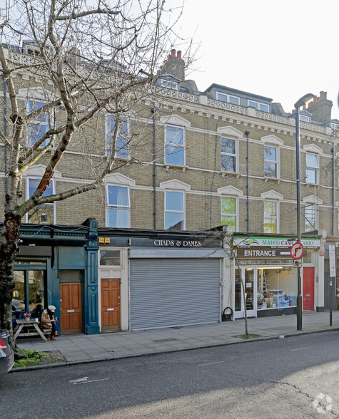 154 Tollington Park, London for lease - Primary Photo - Image 1 of 2