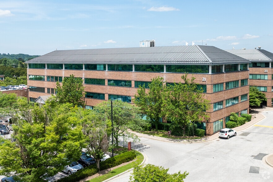 21 Crossroads Dr, Owings Mills, MD for sale - Primary Photo - Image 1 of 1