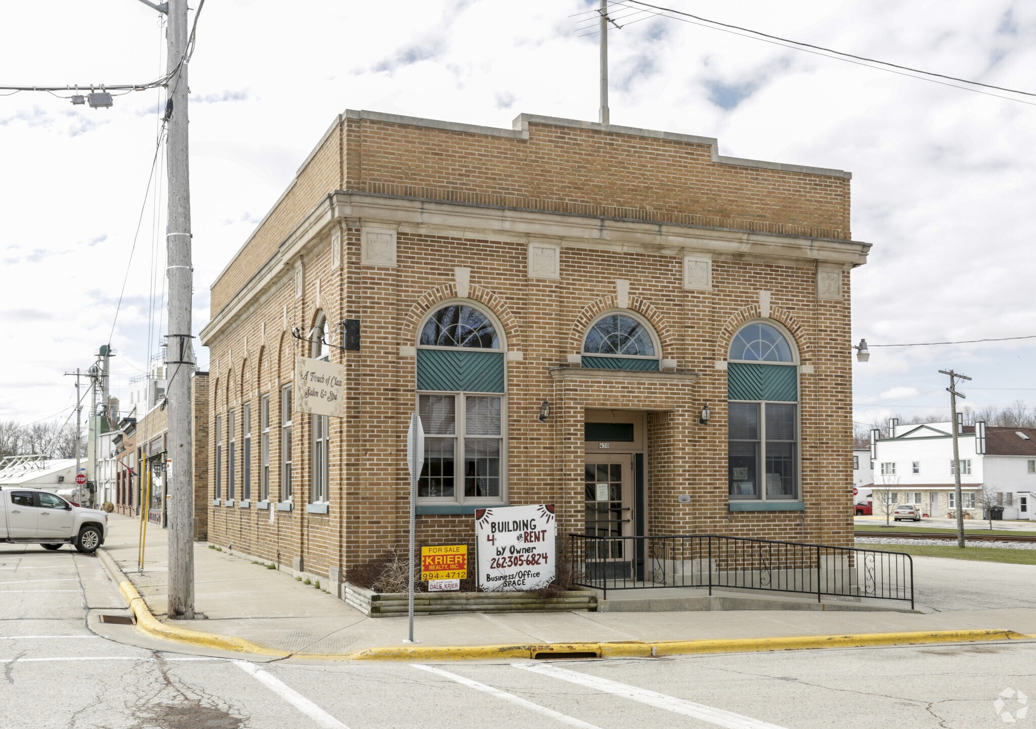 430 2nd St, Random Lake, WI for sale Primary Photo- Image 1 of 1