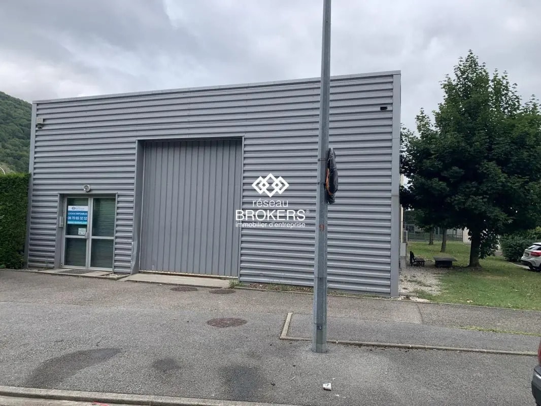 Flex in Seyssinet-Pariset for lease Building Photo- Image 1 of 11