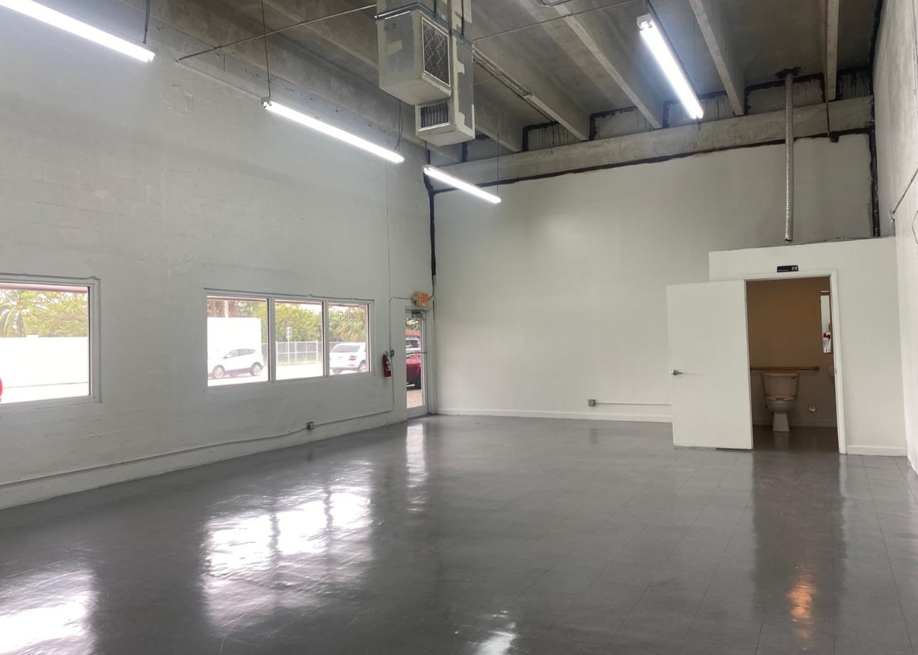 3501-3531 NW 19th St, Fort Lauderdale, FL for lease Interior Photo- Image 1 of 4