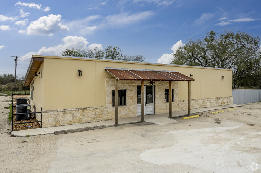 1721 TX-173, Devine, TX for sale - Building Photo - Image 1 of 1