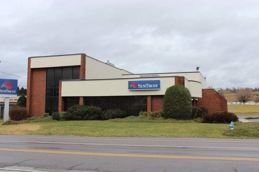 119 Lee Hwy, Chilhowie, VA for sale - Building Photo - Image 1 of 1