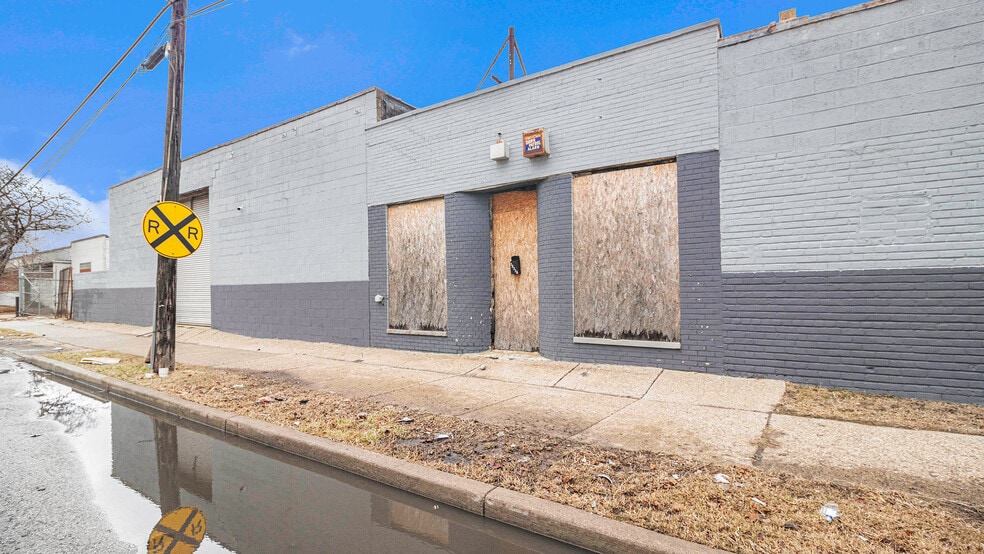 17314 Ryan Rd, Hamtramck, MI 48212 Retail for Sale