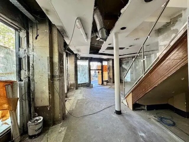 Retail in Paris for lease - Building Photo - Image 3 of 7