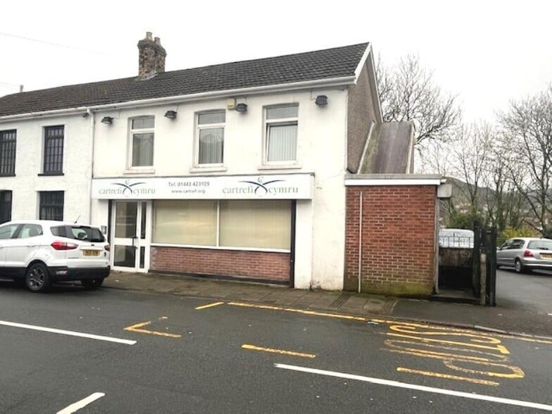 284 Brithweunydd Rd, Tonypandy for lease - Building Photo - Image 2 of 21