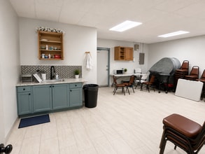9300 W 87th St, Overland Park, KS for lease Interior Photo- Image 2 of 3