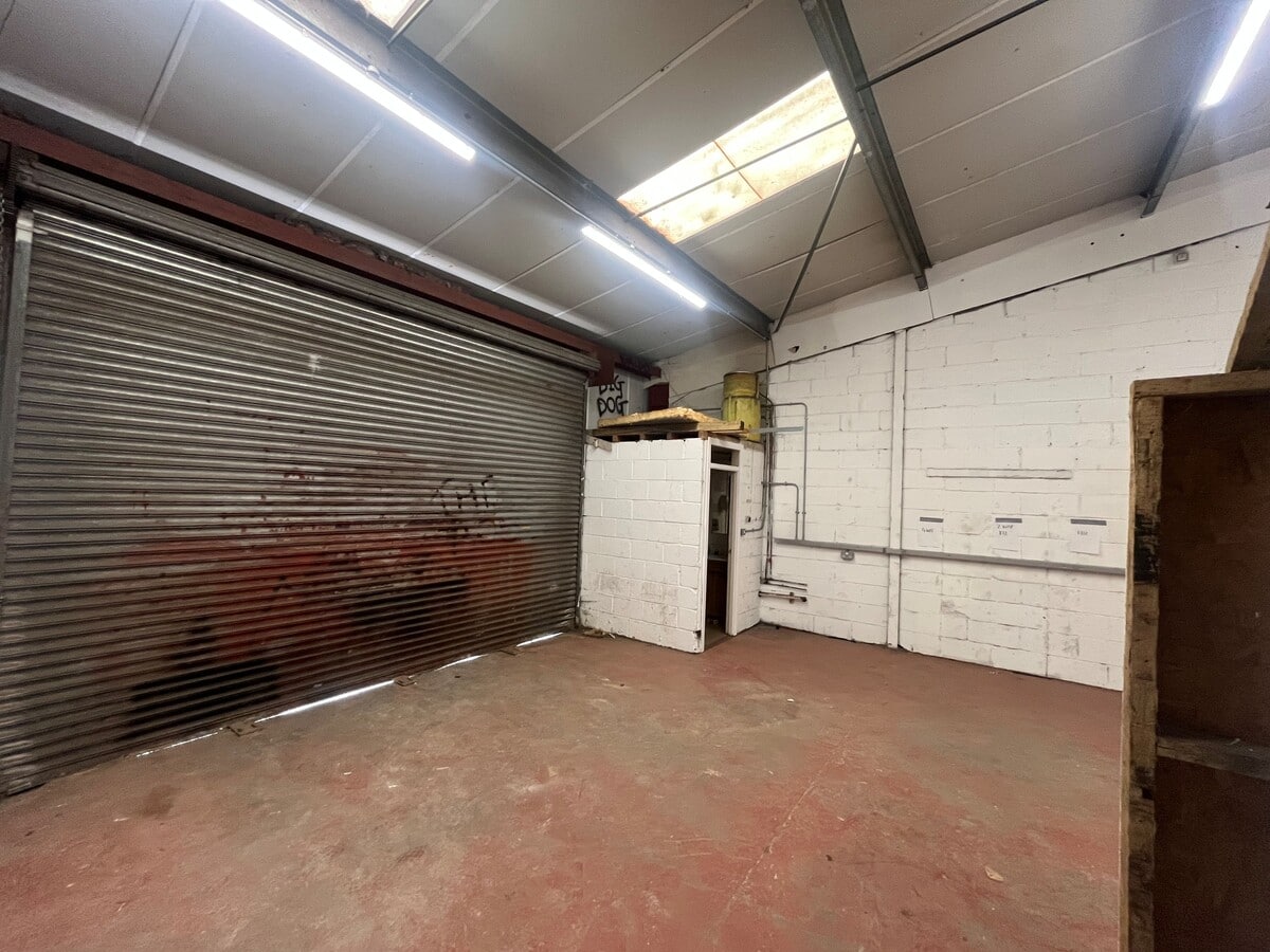 8 Hamilton St, Clydebank, WDU G81 1LY - Unit 8 -  - Interior Photo - Image 1 of 3