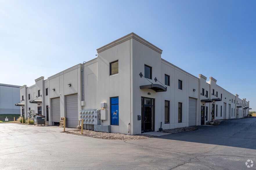 9550 W Sergo Dr, McCook, IL for lease - Building Photo - Image 1 of 21