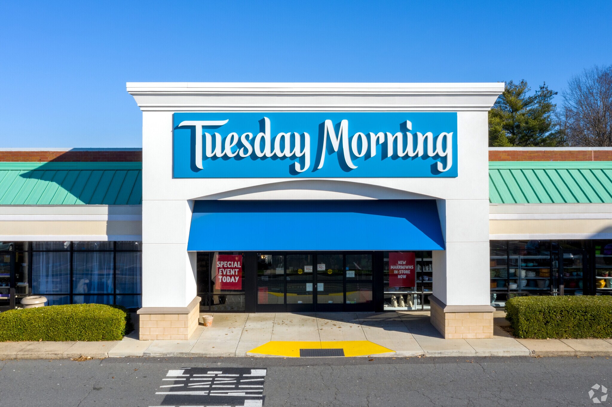 990510101 E Independence Blvd, Matthews, NC 28105 Windsor Square