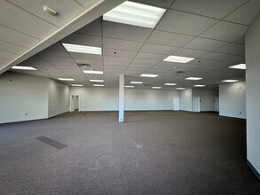 107 Mall Dr, Normal, IL for lease Building Photo- Image 2 of 8