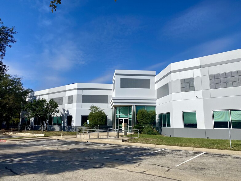 12234 N Interstate 35, Austin, TX for lease - Building Photo - Image 2 of 5