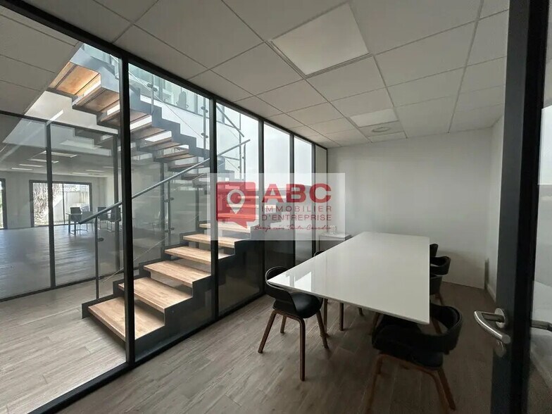 Office in Lattes for lease - Interior Photo - Image 3 of 8