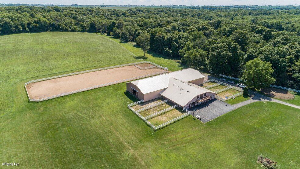 8970 Millbrook Rd, Newark, IL for sale - Building Photo - Image 2 of 32