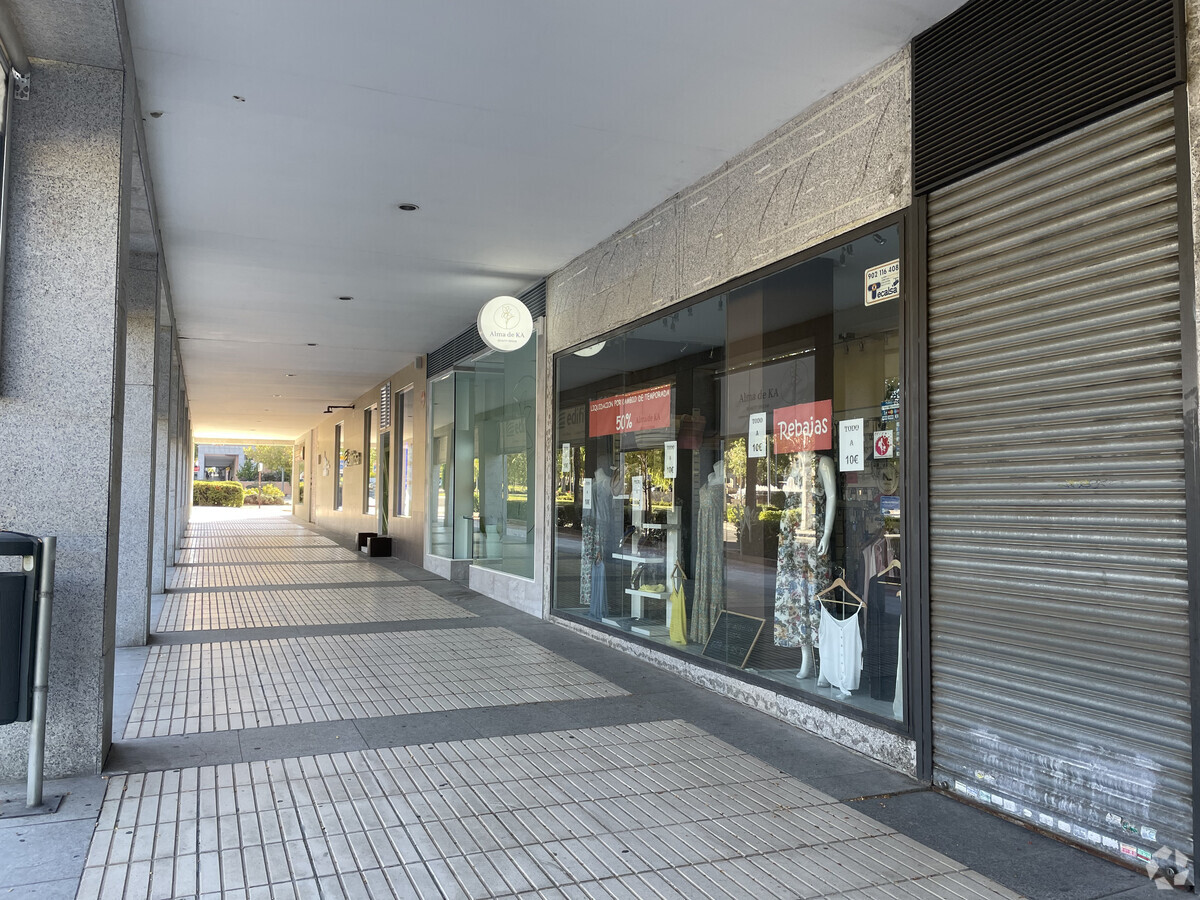 Calle Camilo José Cela, 5, Las Rozas de Madrid, MAD 28230 -  -  - Interior Photo - Image 1 of 7