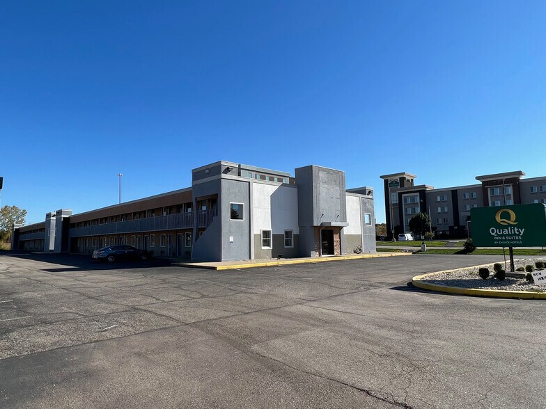 161 Carrie Ln, Columbus, IN for sale - Primary Photo - Image 1 of 1