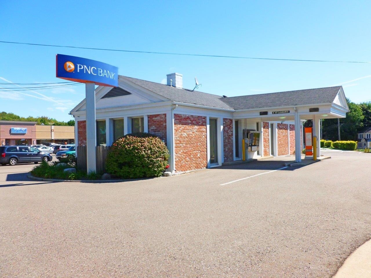 3029 Oakland Dr, Kalamazoo, MI for sale Primary Photo- Image 1 of 1