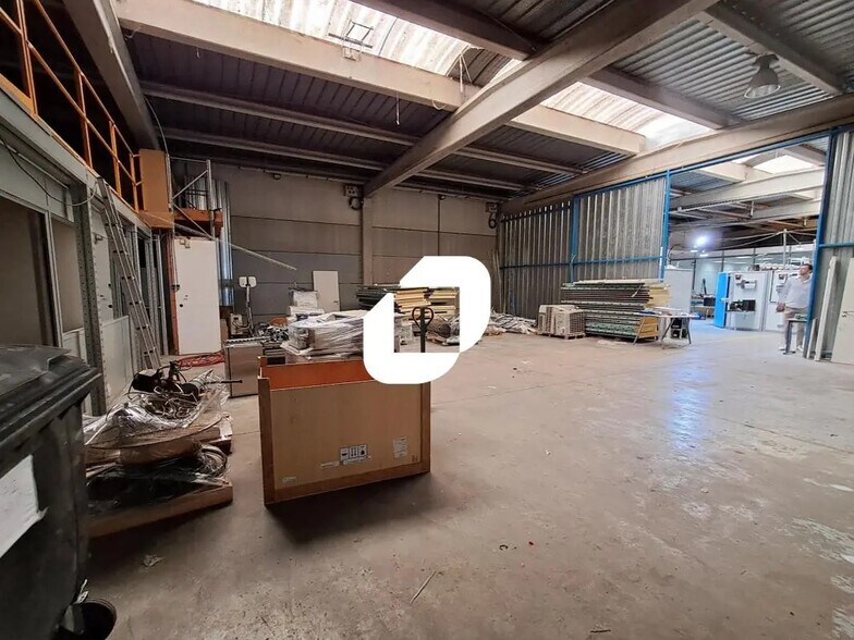 Flex in Pérenchies for lease - Interior Photo - Image 3 of 7