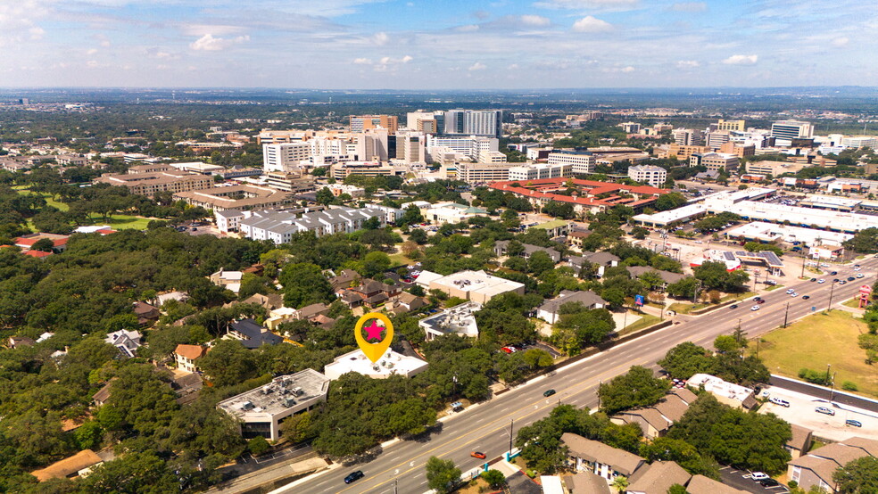 5545 Fredericksburg Rd, San Antonio, TX for sale - Building Photo - Image 3 of 27