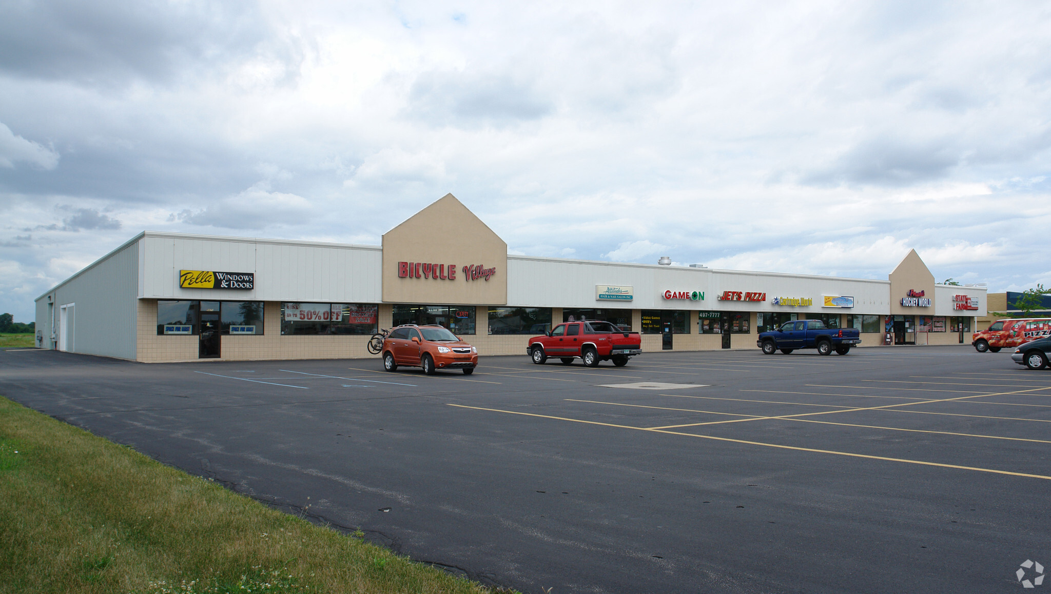 5671-5719 Bay Rd, Saginaw, MI for sale Primary Photo- Image 1 of 1